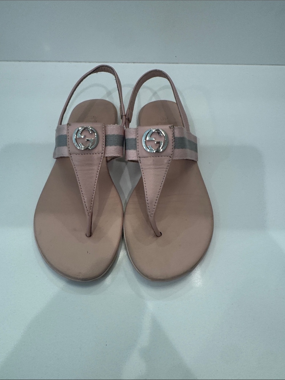 Gucci Kids Pink Leather Slingback Thong Sandals with Silver Logo size EU 29US 12